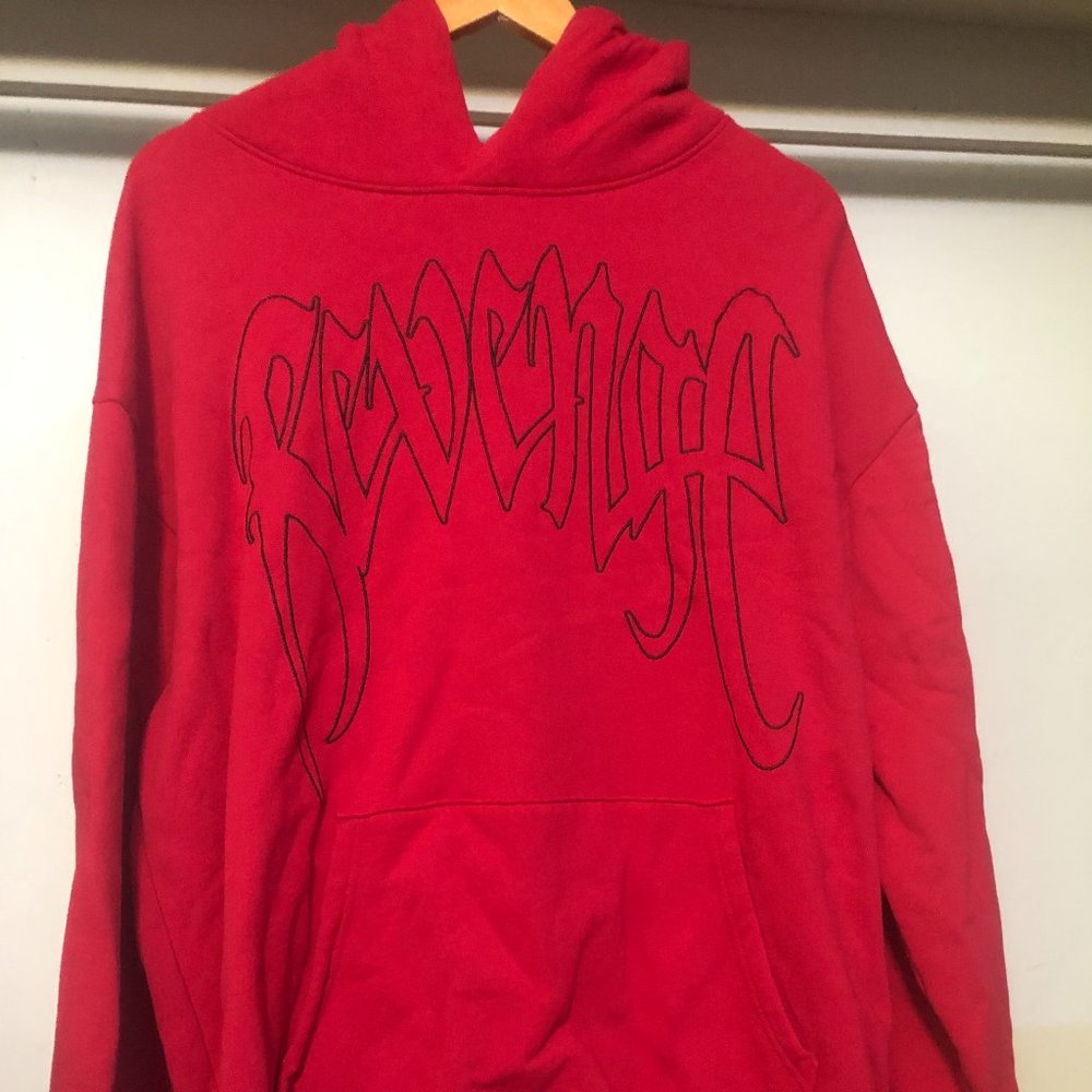 REVENGE OUTLINE ARCH HOODIE (RED)